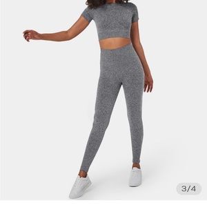 HALARA NWOT Seamless Flow High Waisted Tummy control 7/8 Leggings